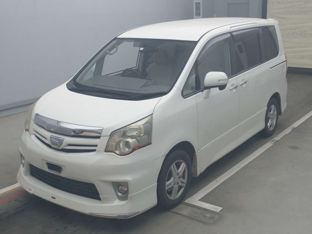 2011 Toyota Noah ZRR70W[0]