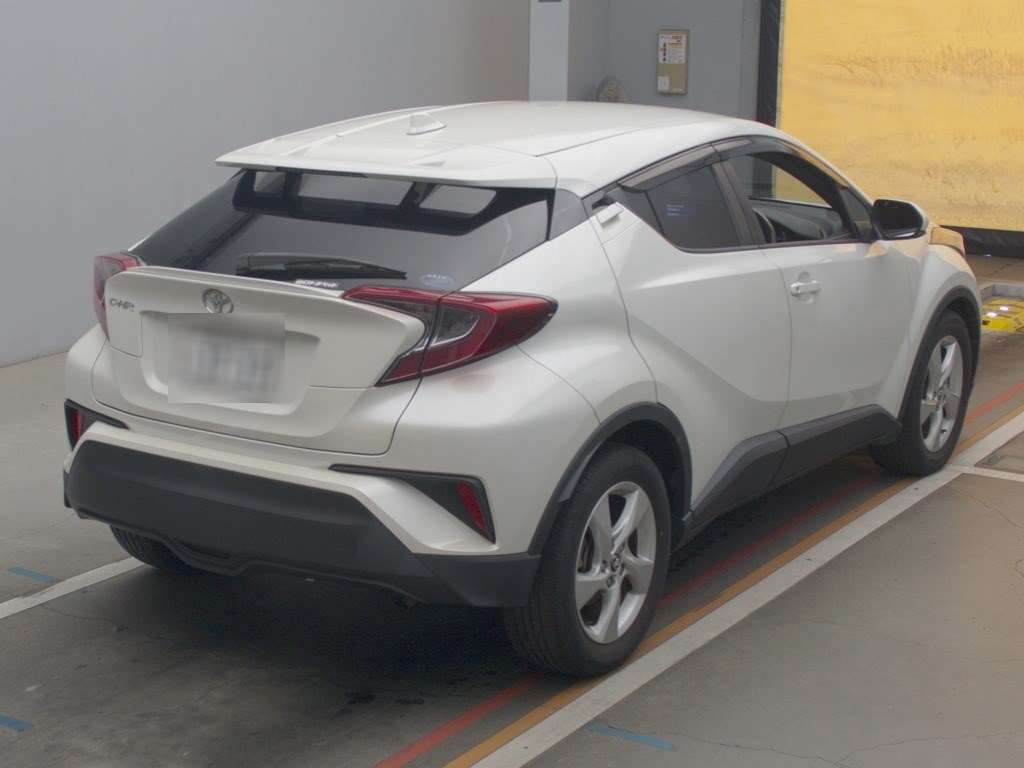 2019 Toyota C-HR NGX10[1]