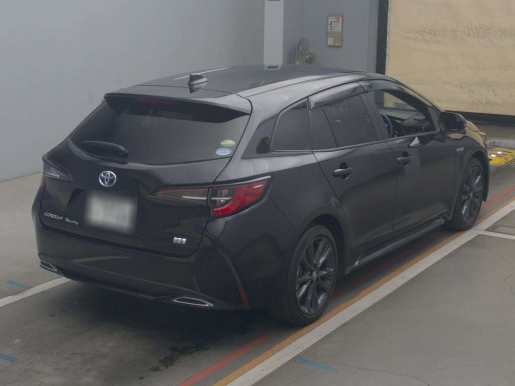 2020 Toyota Corolla Touring Wagon ZWE211W[1]