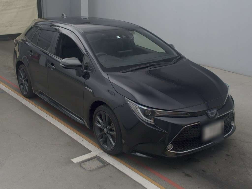 2020 Toyota Corolla Touring Wagon ZWE211W[2]