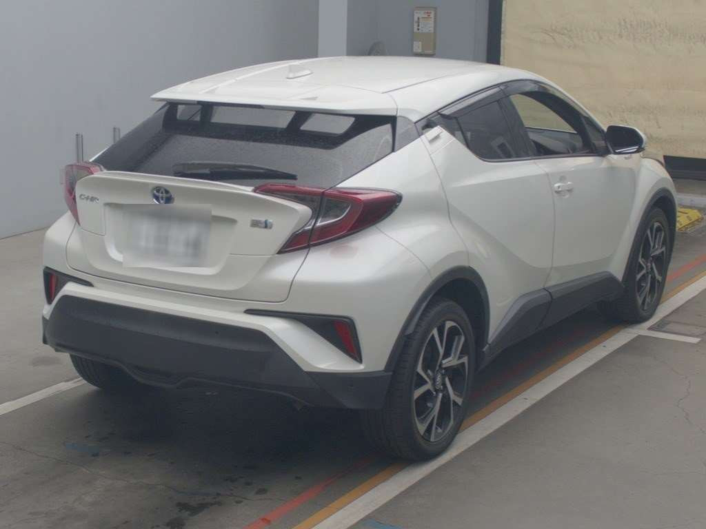 2018 Toyota C-HR ZYX10[1]