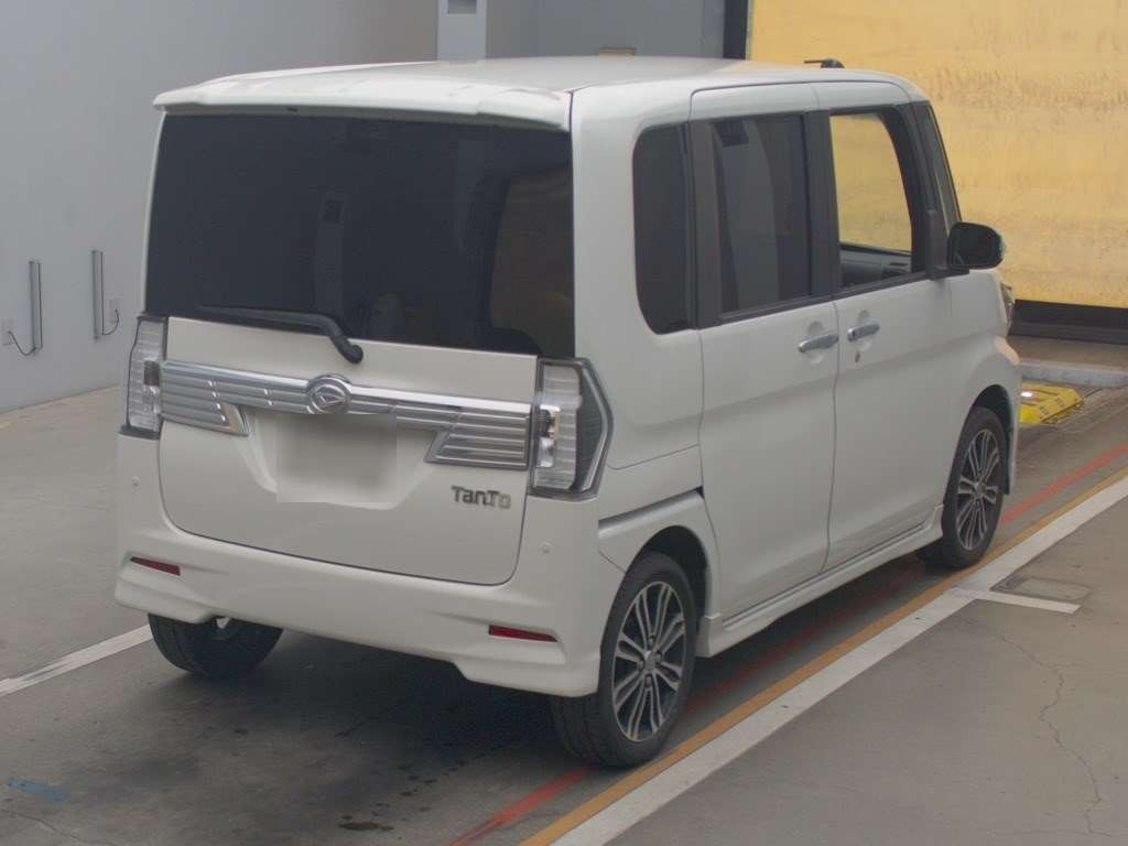 2016 Daihatsu Tanto LA600S[1]