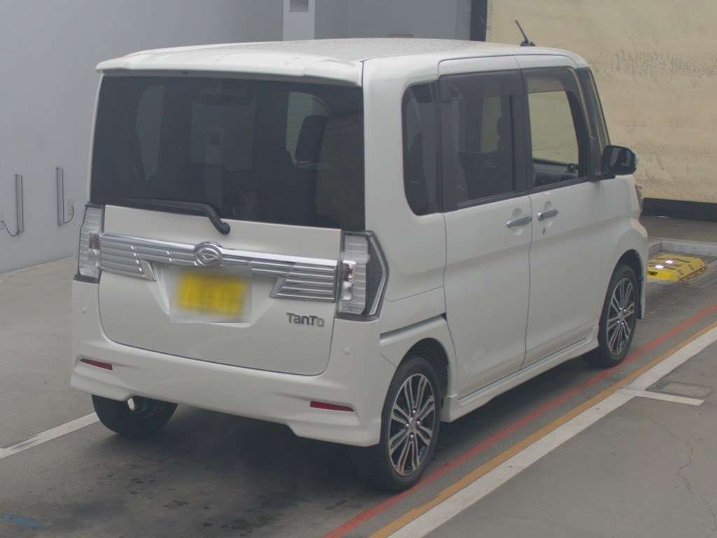 2016 Daihatsu Tanto Custom LA600S[1]