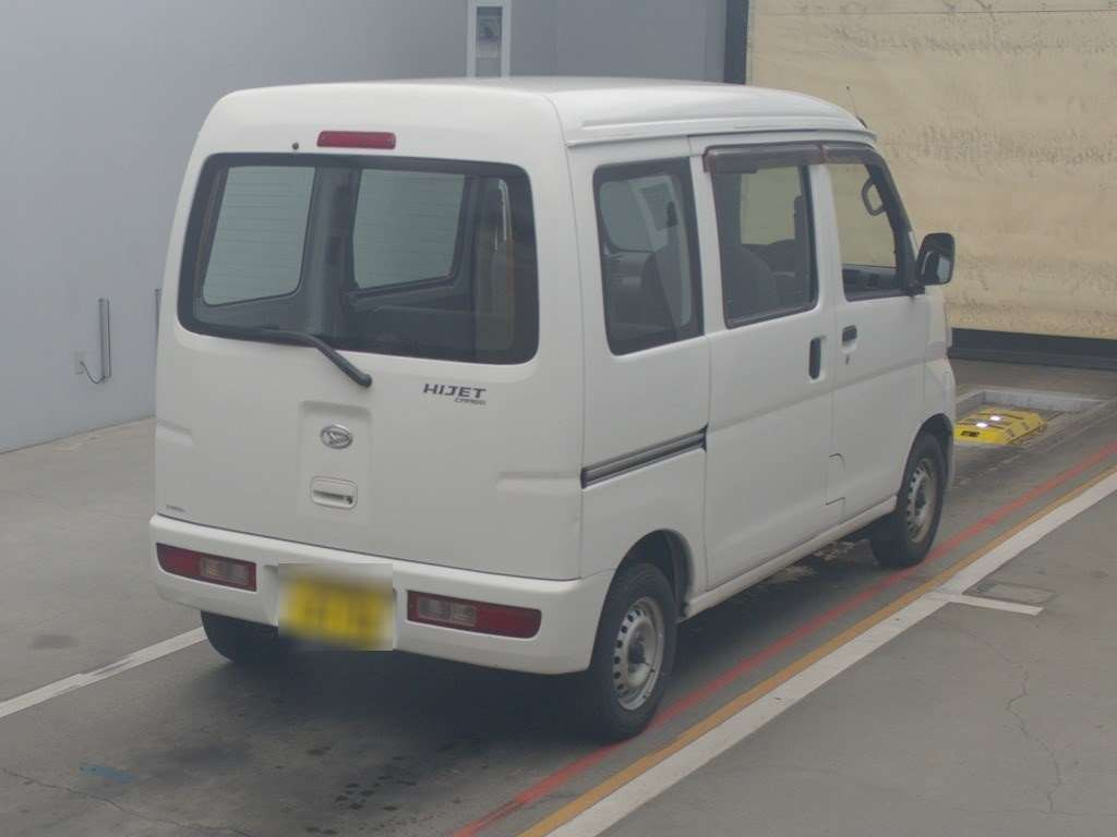 2015 Daihatsu Hijet Cargo S331V[1]