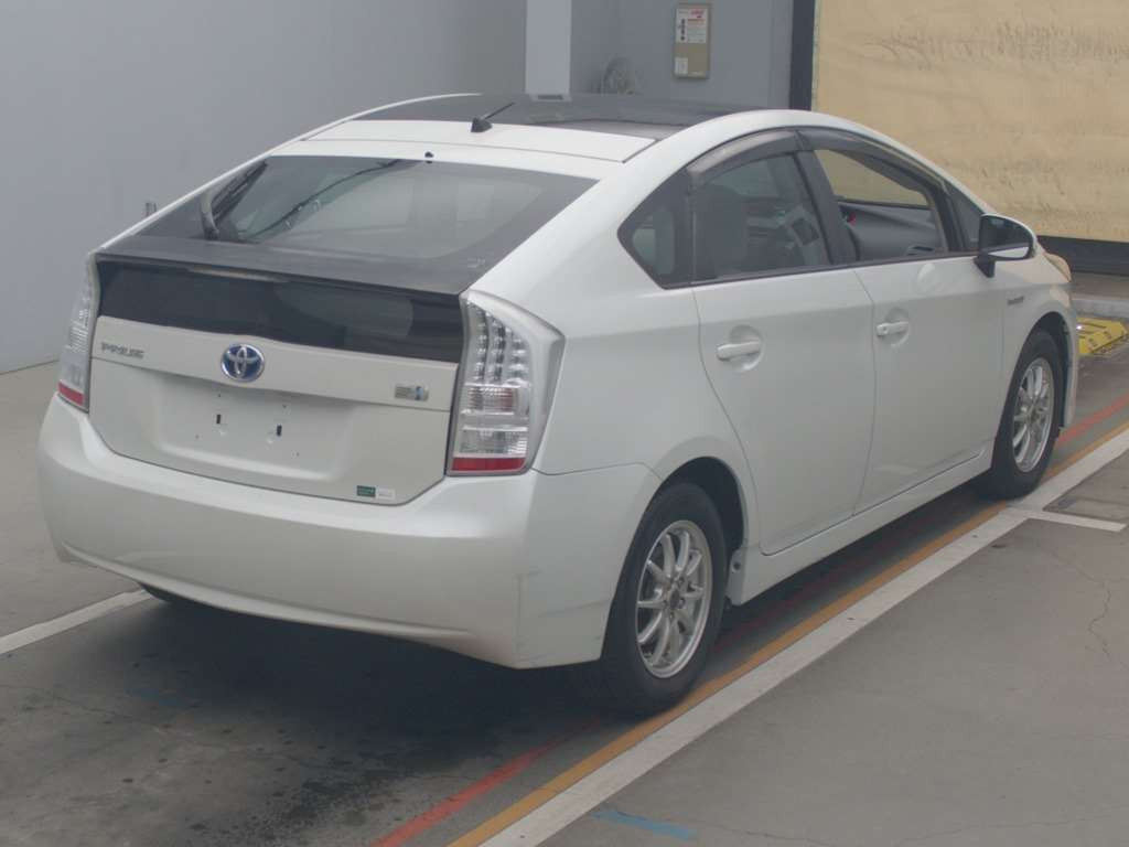 2010 Toyota Prius ZVW30[1]