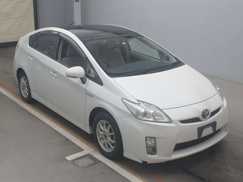 2010 Toyota Prius ZVW30[2]