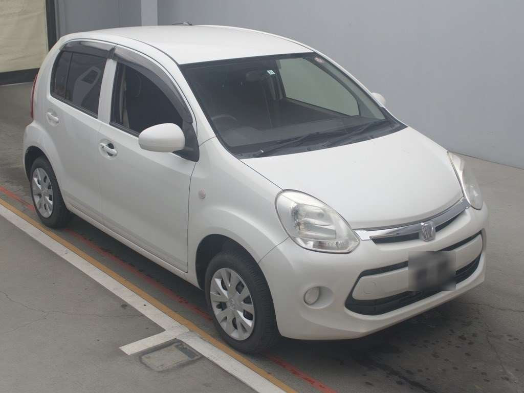 2015 Toyota Passo KGC30[2]