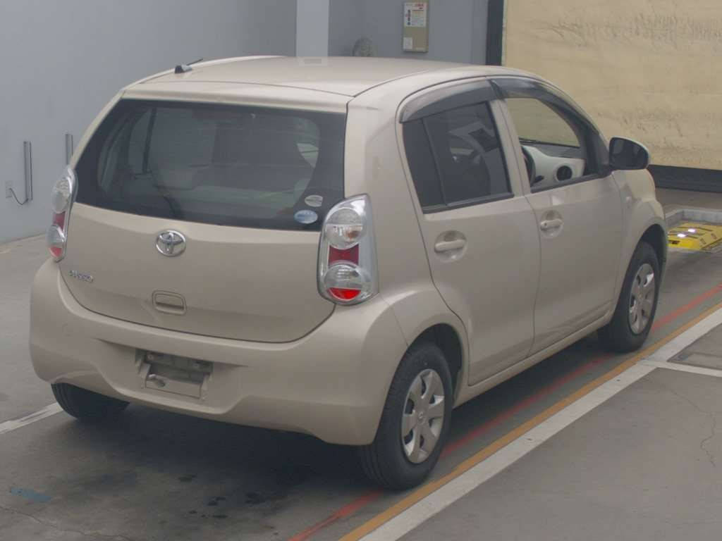 2011 Toyota Passo KGC30[1]