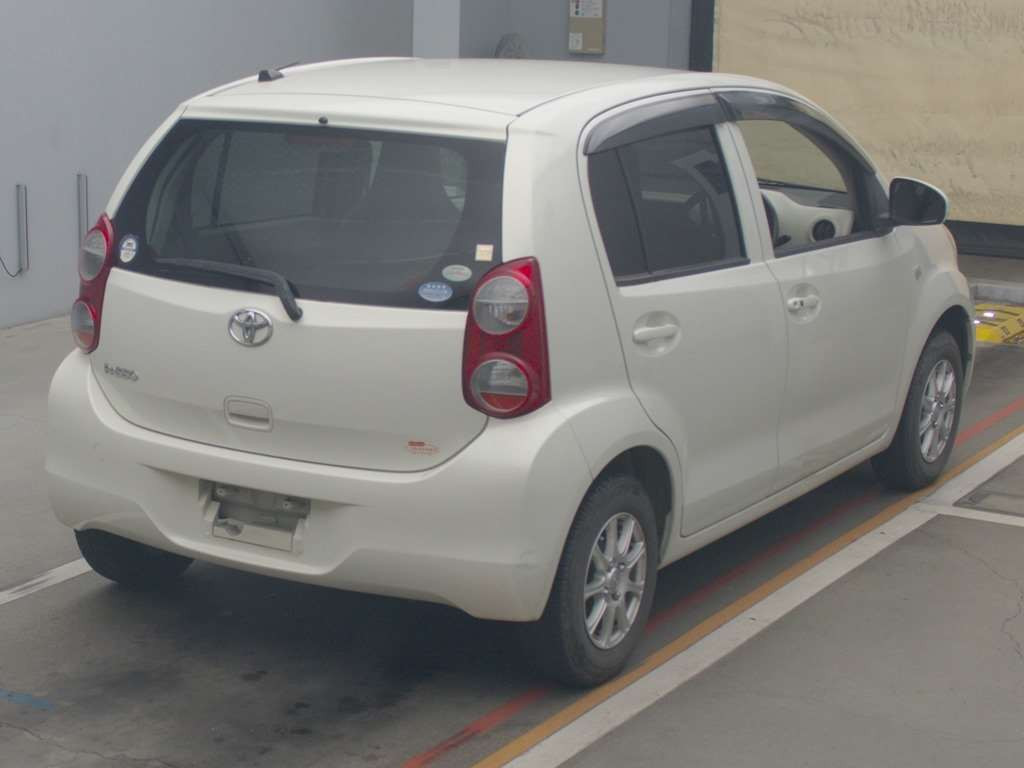 2010 Toyota Passo NGC30[1]