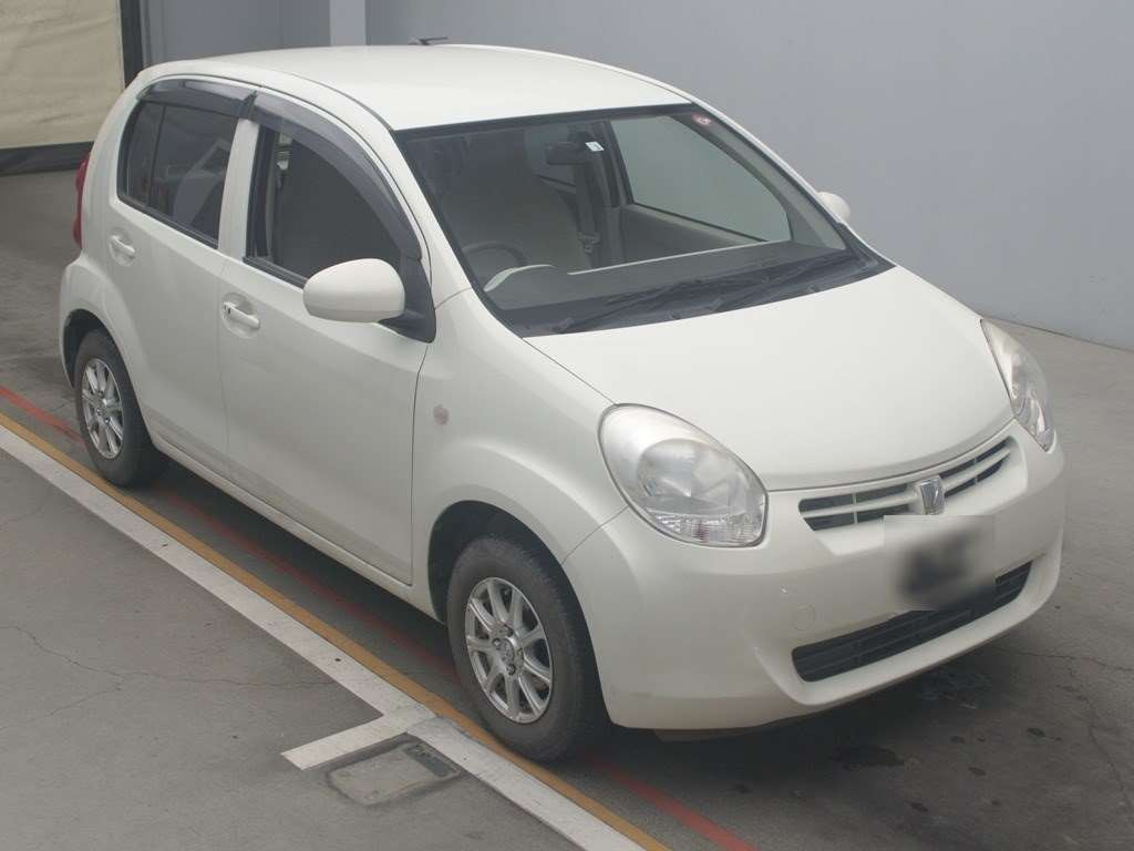 2010 Toyota Passo NGC30[2]