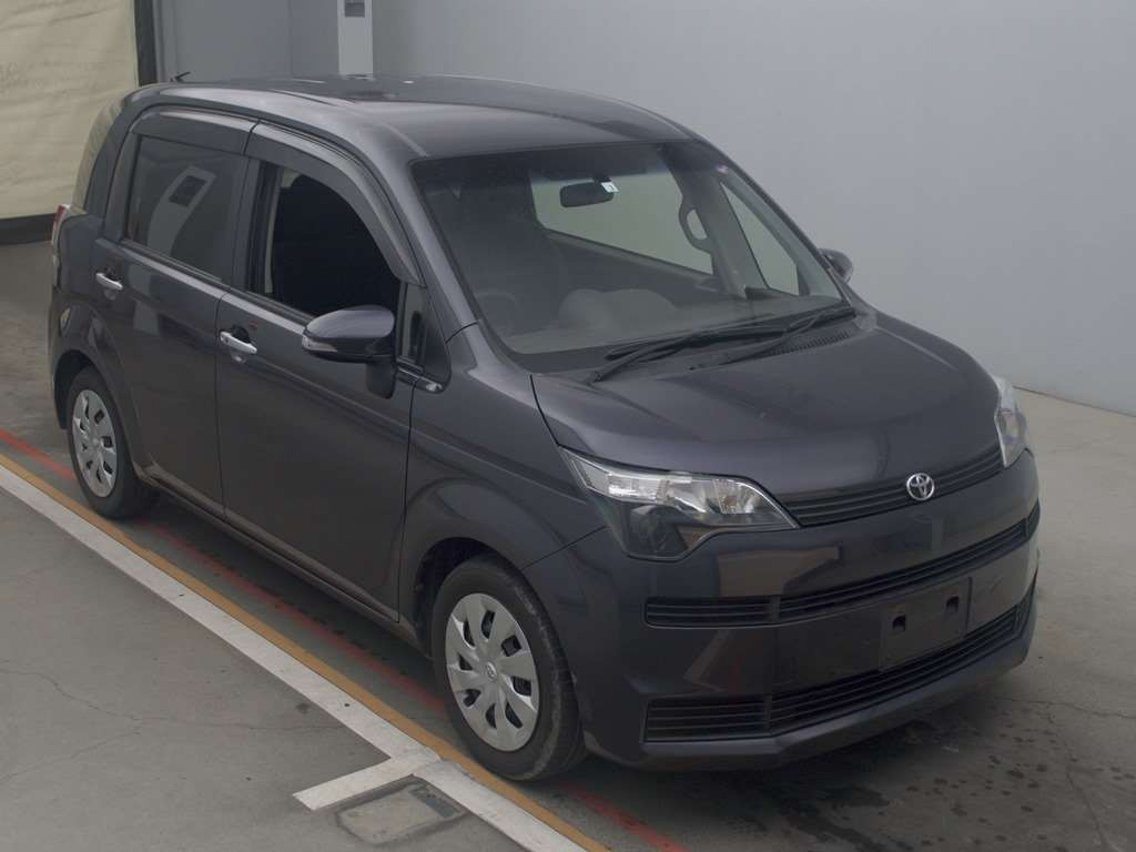 2014 Toyota Spade NCP141[2]