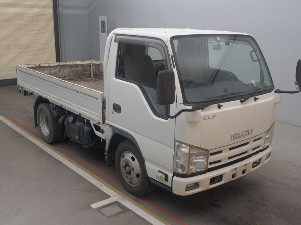 2013 Isuzu Elf Truck NKR85A[2]