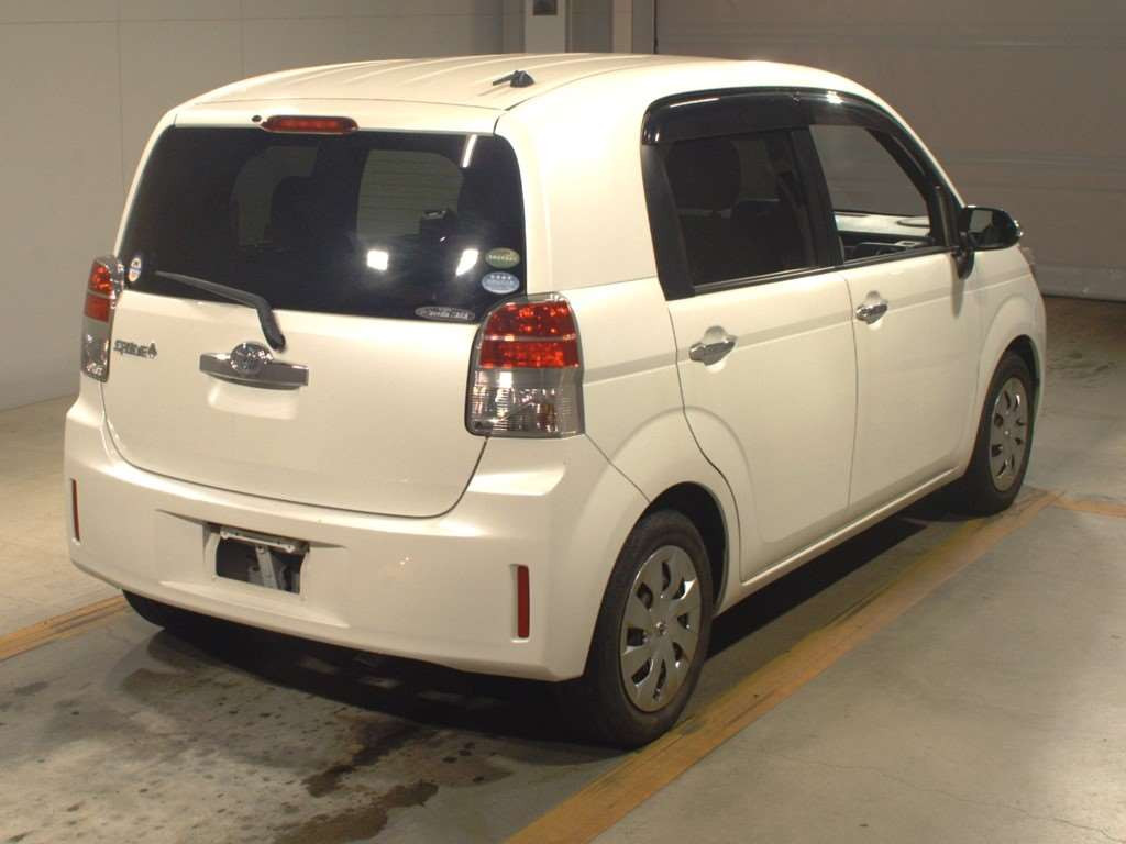 2015 Toyota Spade NSP141[1]