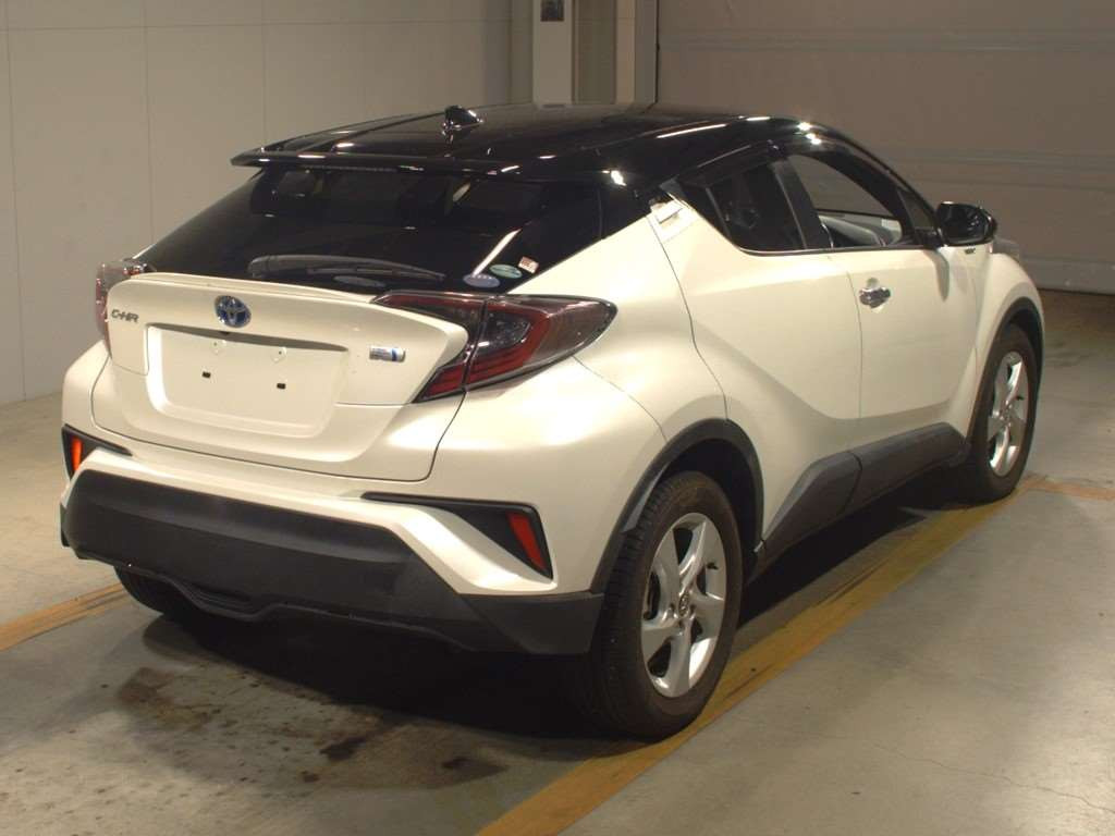 2018 Toyota C-HR ZYX10[1]