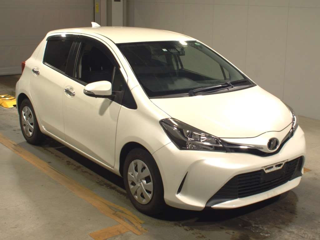 2016 Toyota Vitz NSP130[2]