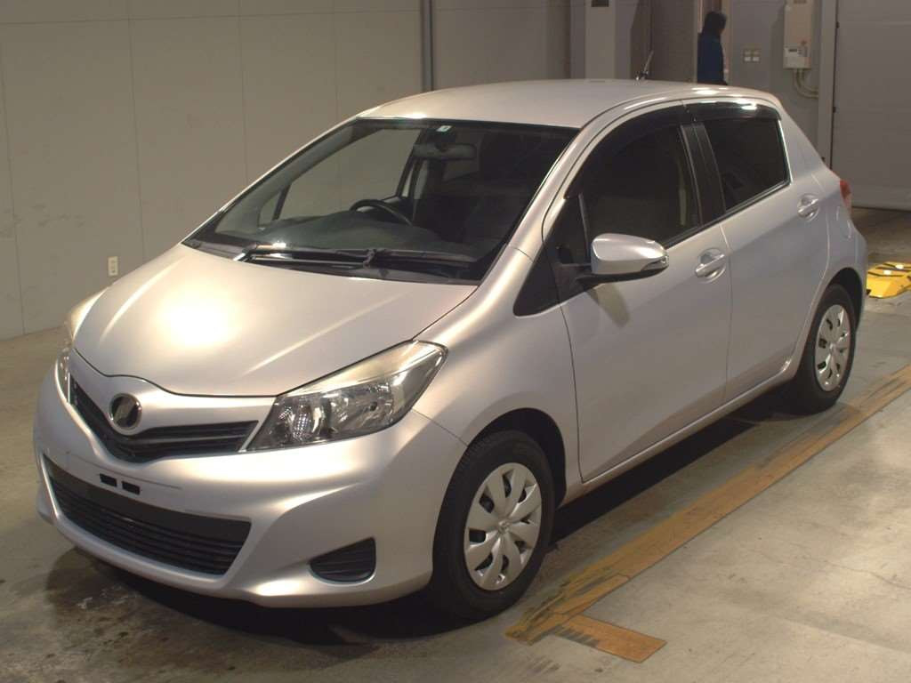 2013 Toyota Vitz NSP130[0]