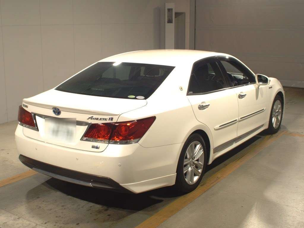 2014 Toyota Crown Hybrid AWS210[1]