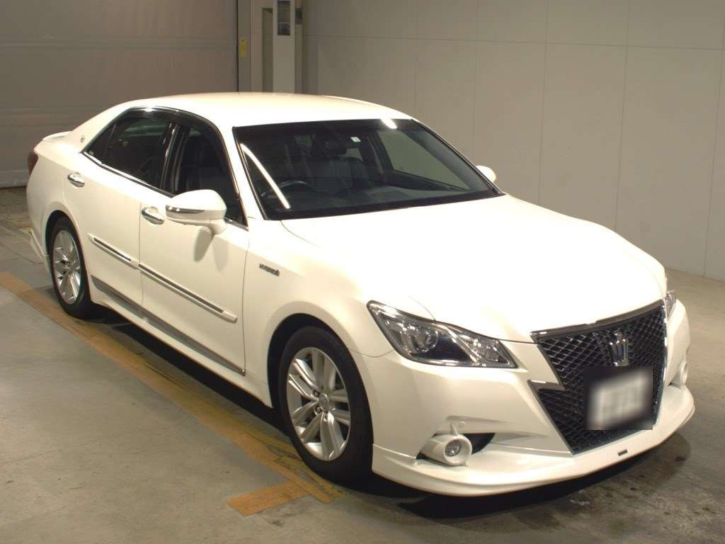 2014 Toyota Crown Hybrid AWS210[2]