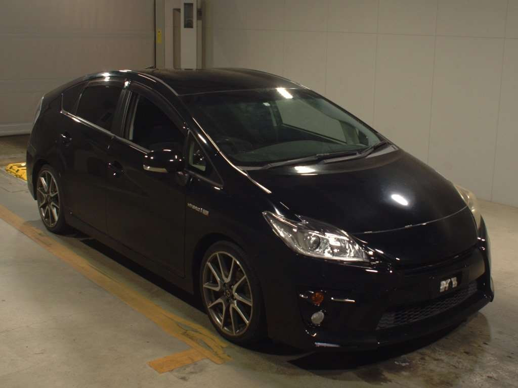 2012 Toyota Prius ZVW30[2]