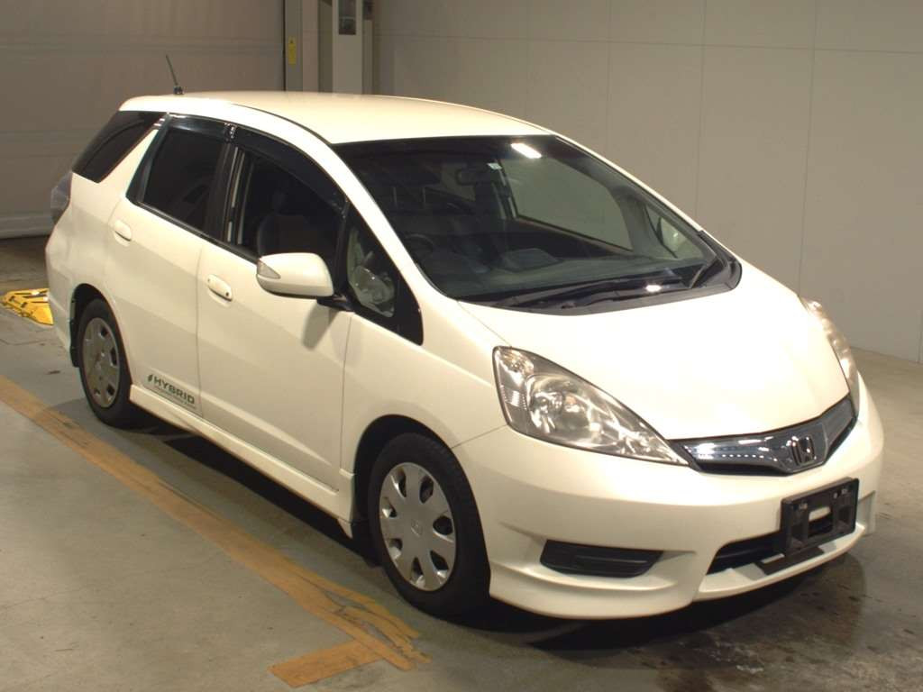 2011 Honda Fit Shuttle Hybrid GP2[2]