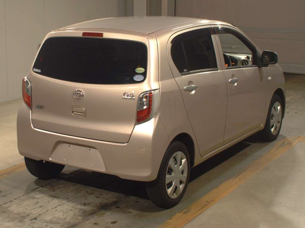 2013 Daihatsu Mira es LA300S[1]