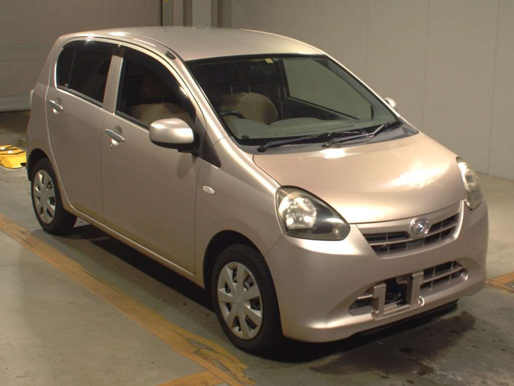 2013 Daihatsu Mira es LA300S[2]