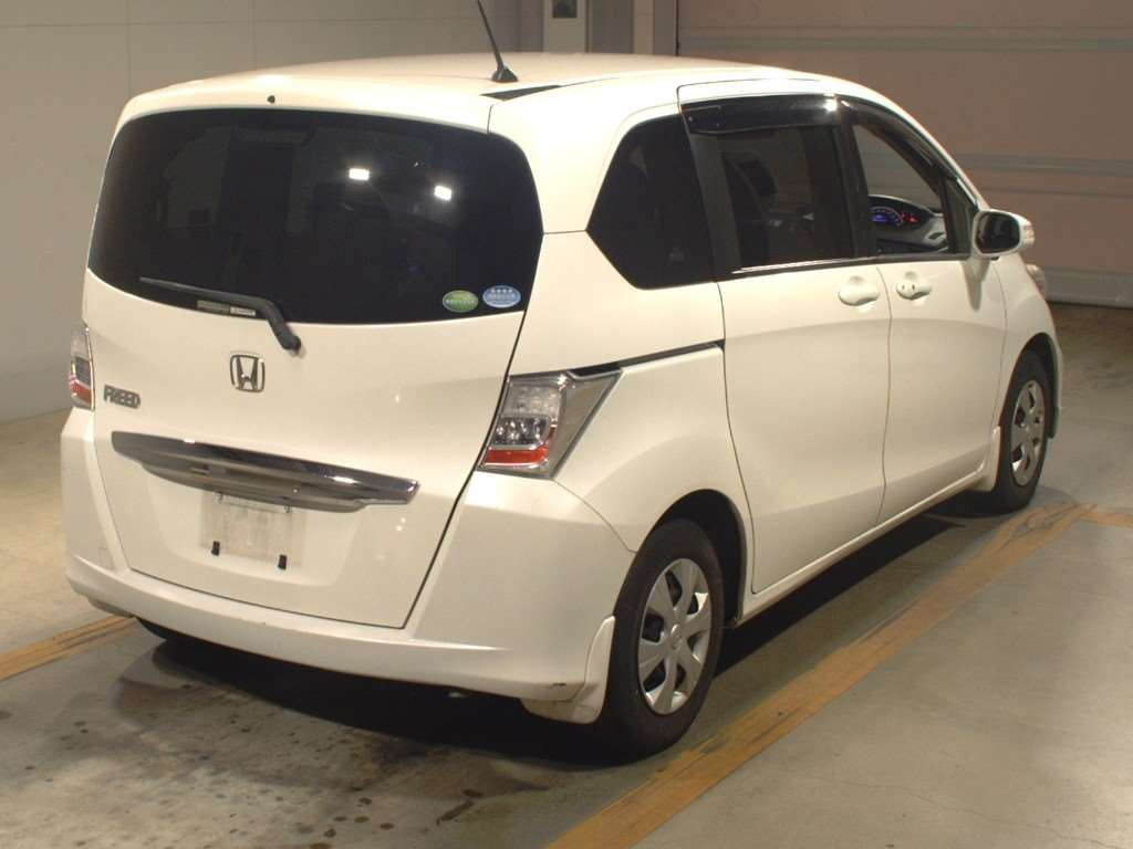 2013 Honda Freed GB3[1]