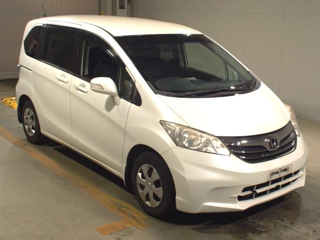 2013 Honda Freed GB3[2]