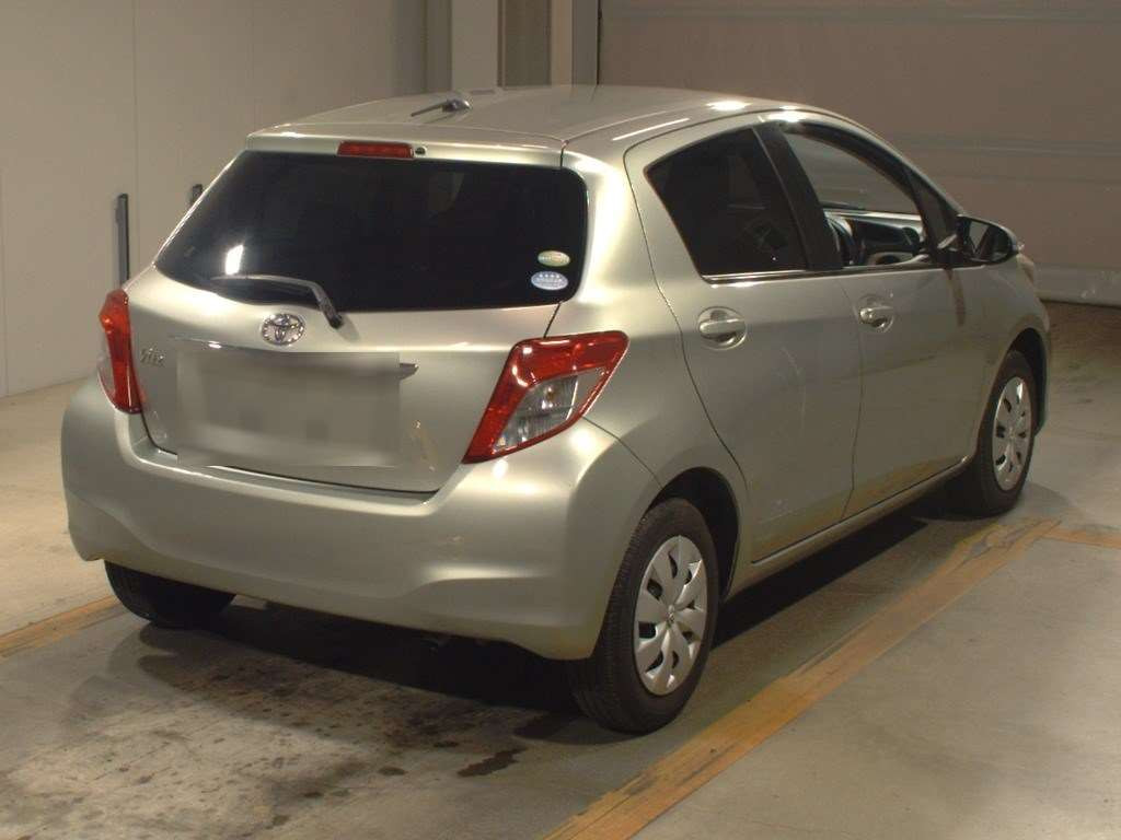 2011 Toyota Vitz KSP130[1]