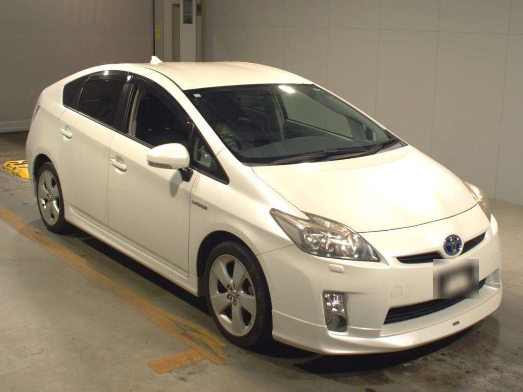 2011 Toyota Prius ZVW30[2]