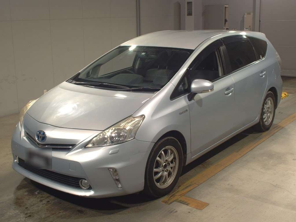 2011 Toyota Prius alpha ZVW41W[0]