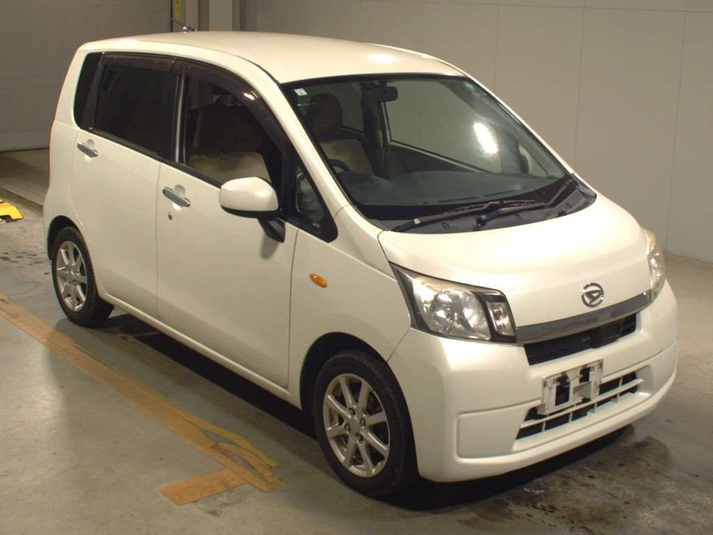 2013 Daihatsu Move LA100S[2]