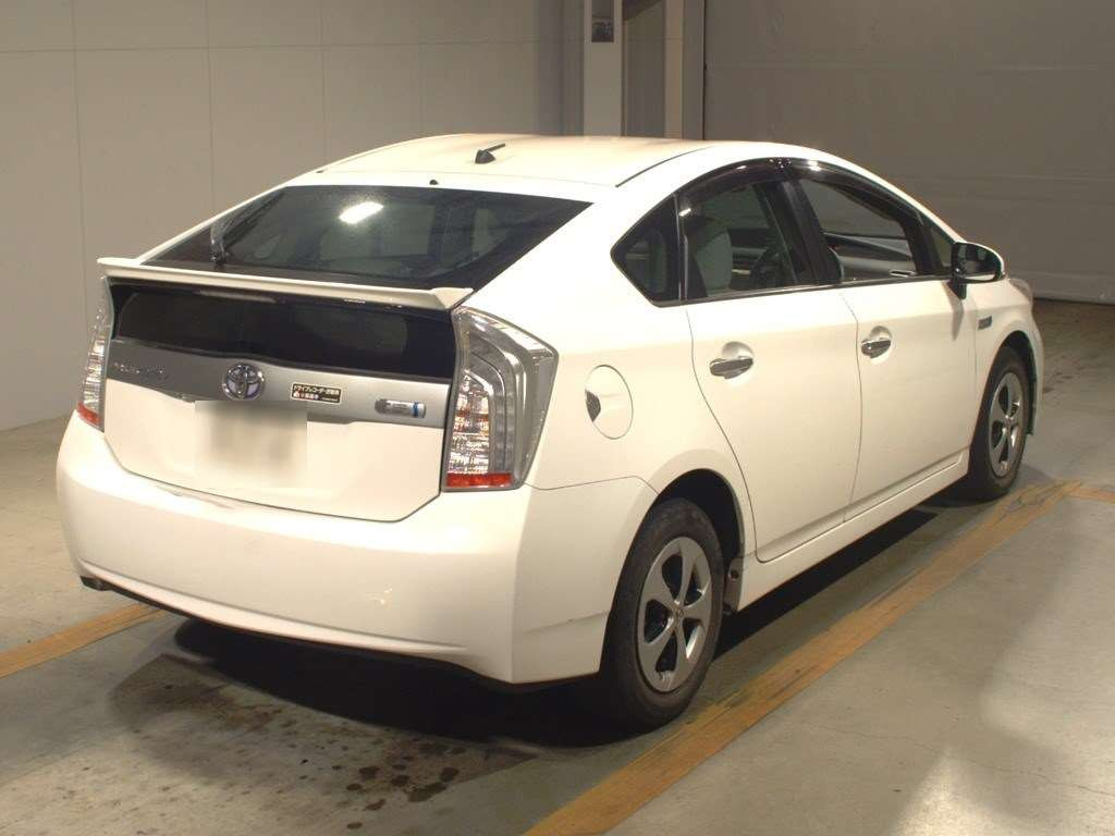 2012 Toyota Prius PHV ZVW35[1]