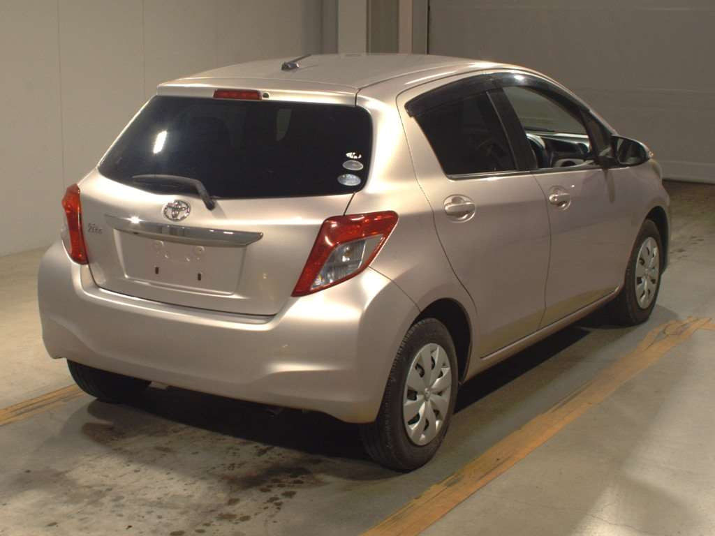 2011 Toyota Vitz KSP130[1]