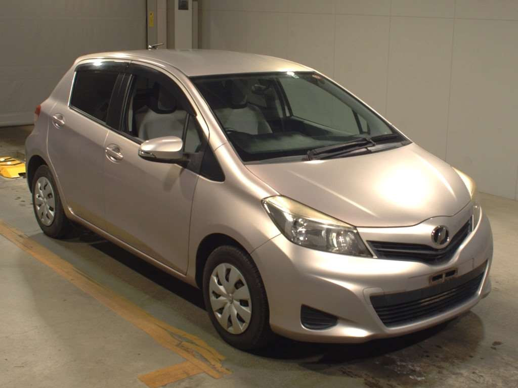 2011 Toyota Vitz KSP130[2]