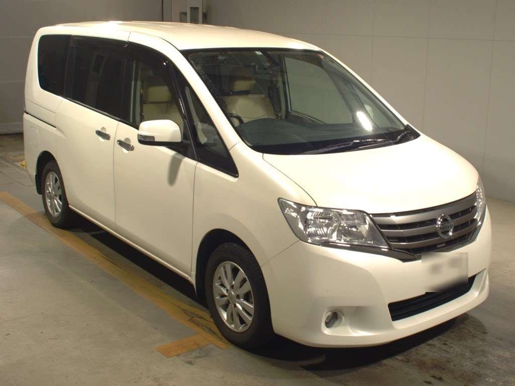 2011 Nissan Serena C26[2]