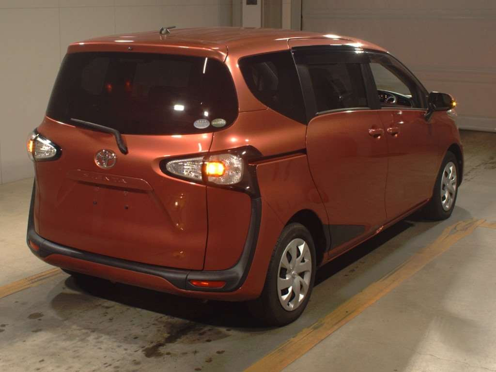 2016 Toyota Sienta NSP170G[1]