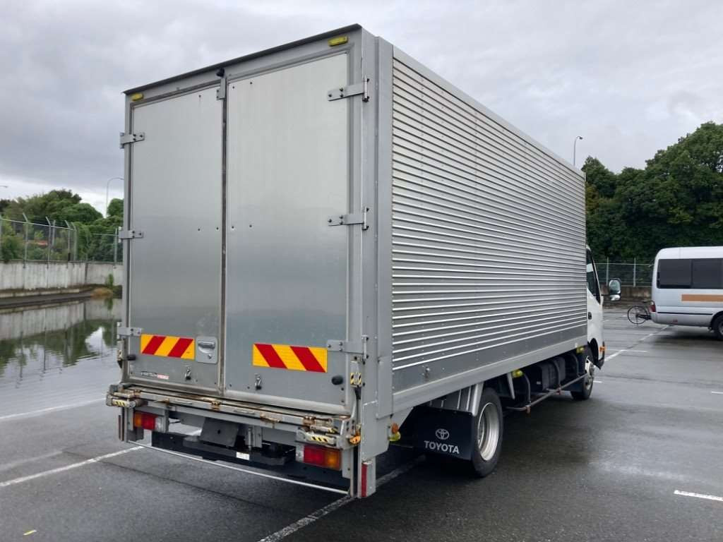 2018 Toyota Dyna Truck XZU722[1]