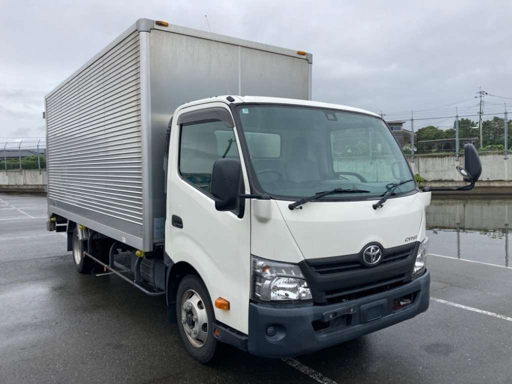 2018 Toyota Dyna Truck XZU722[2]