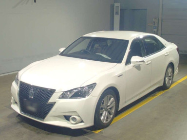 2013 Toyota Crown Hybrid