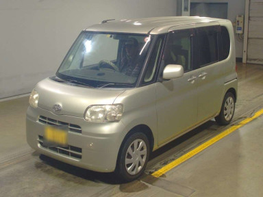 2012 Daihatsu Tanto