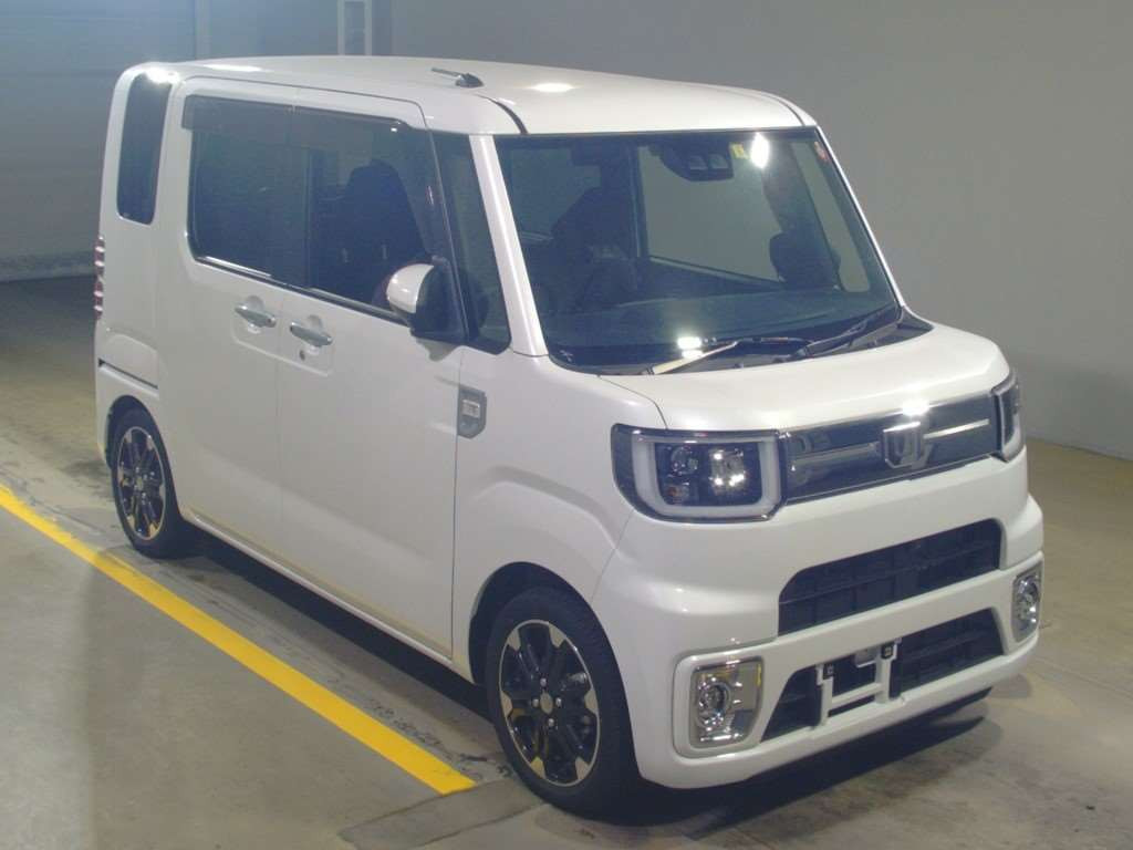 2022 Daihatsu Wake LA700S[2]