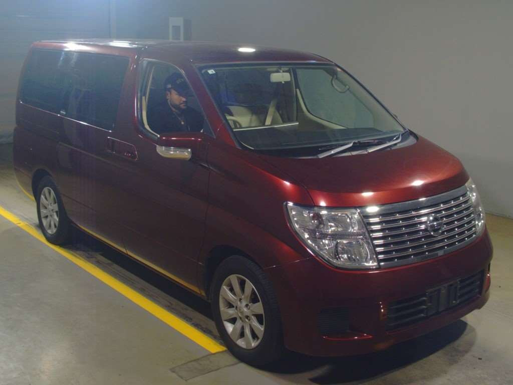 2004 Nissan Elgrand E51[2]