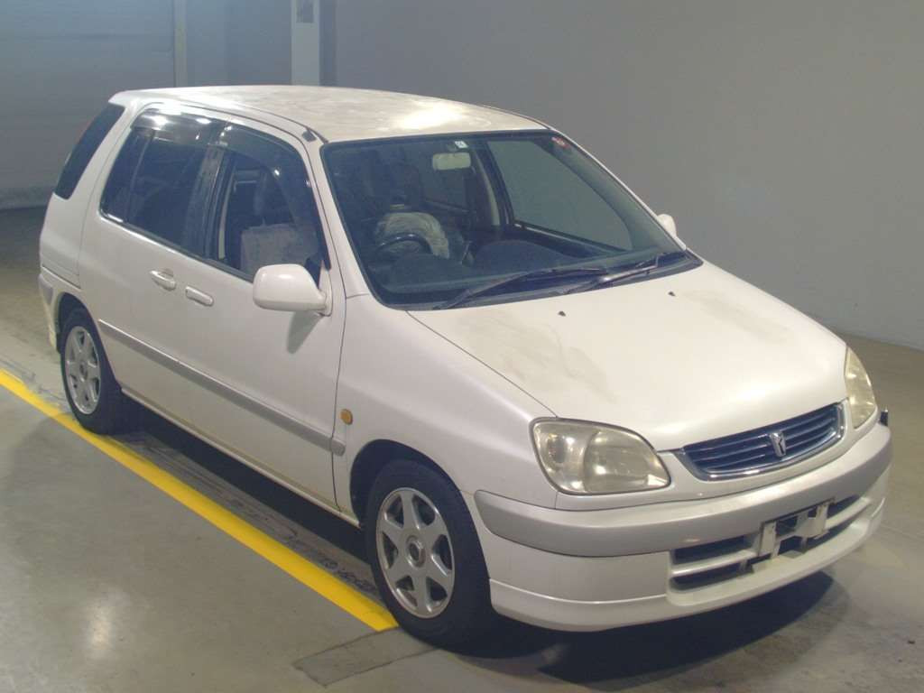 2001 Toyota Raum EXZ10[2]