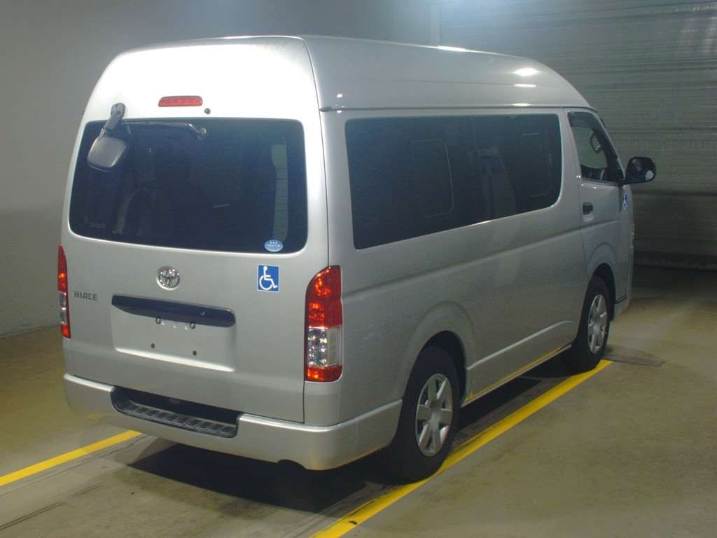 2017 Toyota Hiace Van TRH200K[1]