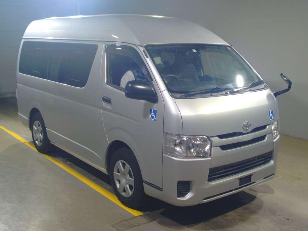 2017 Toyota Hiace Van TRH200K[2]