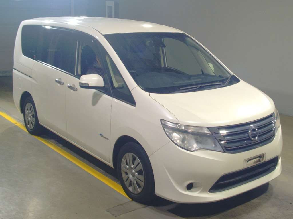 2016 Nissan Serena HC26[2]