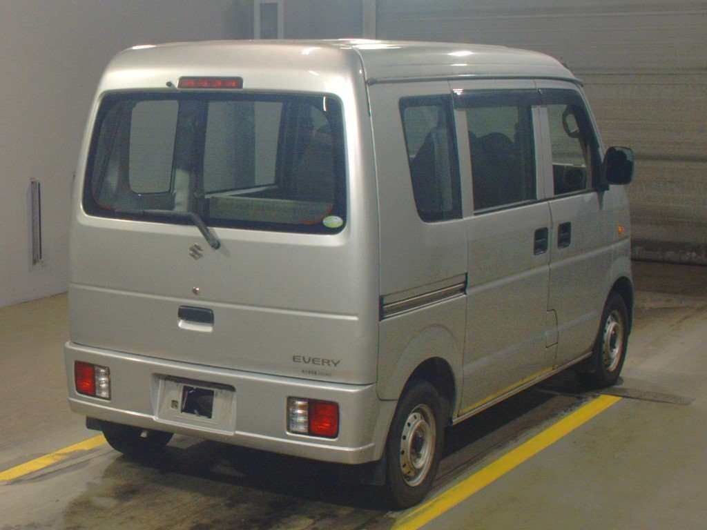 2010 Suzuki Every DA64V[1]