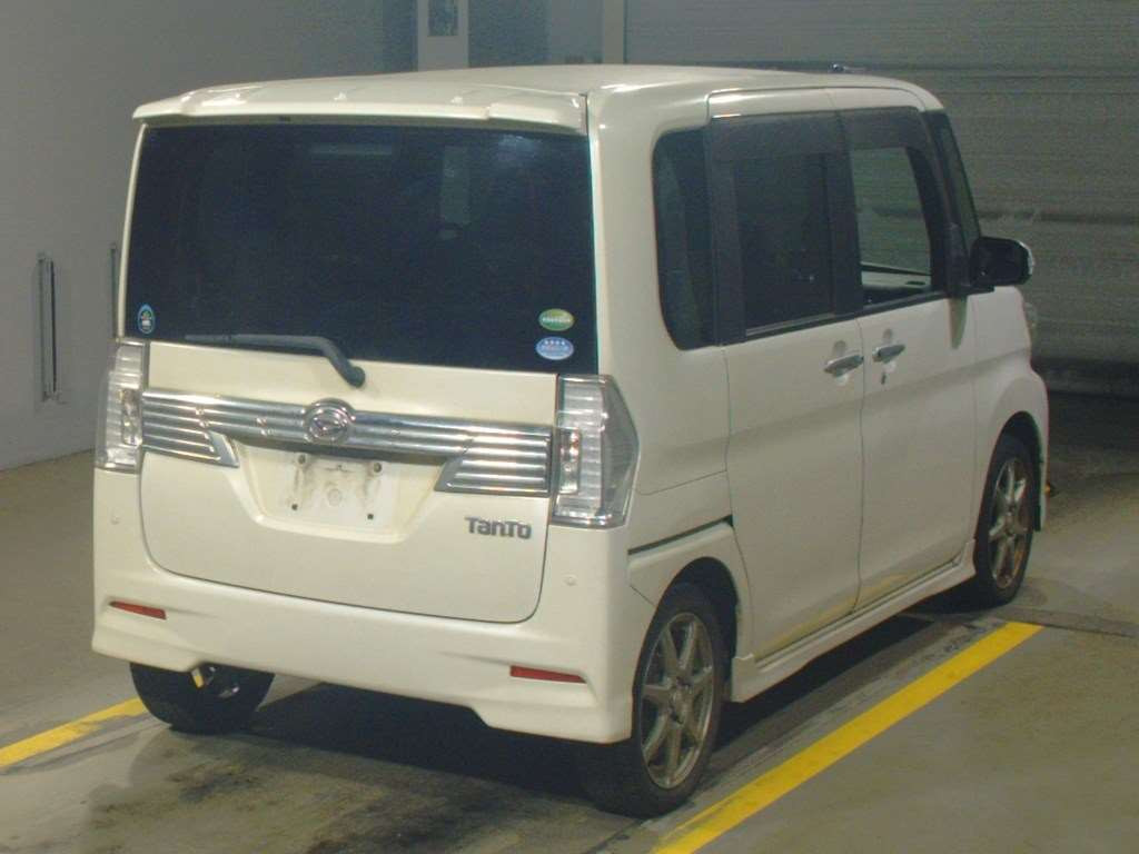 2016 Daihatsu Tanto Custom LA610S[1]