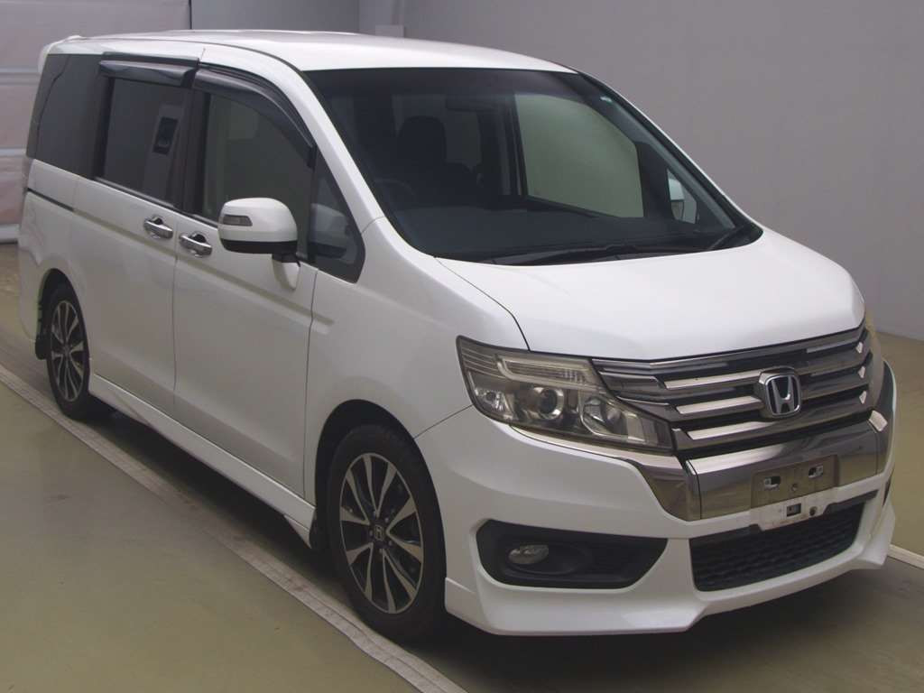 2013 Honda Step WGN Spada RK5[2]